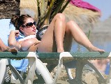 1024x768, 170 KB, Lucy_Pinder_less_sunbathing-2010-12-01.jpg