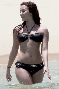 933x768, 69 KB, Demi_Lovato-Bikini-Mexico-Ass-Crack-June_15_2010_6.jpg