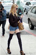 1024x768, 92 KB, Emma_Roberts_mini_skirt_SunsetPlazainLosAngele.jpg