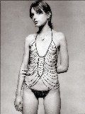 743x768, 103 KB, blk2-785-Jessica_Stam-VogueDE1202-ph_Michel_Comte.jpg