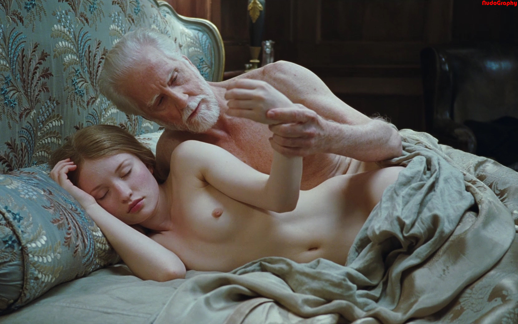 Emily browning nude