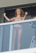 850x768, 58 KB, rosie_huntington_whiteley_topless_lingerie_shoot_07.jpg