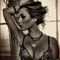 570x570, 88 KB, ALEXA_VEGA_BRA_570.jpg