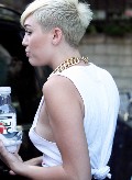 746x768, 76 KB, miley_cyrus_side_boob-01.JPG