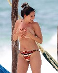 956x768, 95 KB, Kelly_brook_Topless_160613a.jpg