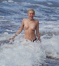 1024x768, 137 KB, Miley_Cyrus_Topless_in_Hawaii_on_January_19_2015-04.jpg