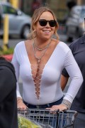 800x768, 83 KB, Mariah_Carey_Shopping_in_Hawaii_-01.jpg