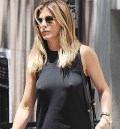 555x600, 114 KB, Jennifer_Aniston_-_super_nips_out_in_New_York_-01a.jpg