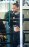 752x768, 61 KB, Bella_Hadid_at_the_gym_in_New_York_City-01.jpg
