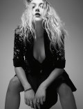 920x768, 76 KB, Dakota_Fanning_photo_shoot_for_Hunger_Magazine_Issue_13-01.jpg