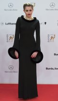 697x768, 37 KB, miley_cyrus_bambi_-01.jpg