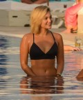 482x583, 65 KB, Olivia_Holt_in_a_bikini_at_her_hotel_pool_in_Cancun-01.jpg