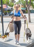 870x768, 114 KB, Miley_Cyrus-Shopping_with_their_dogs-01.jpg