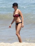 580x751, 94 KB, Ashley_Tisdale_at_the_Beach_in_Malibu-01.jpg