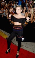 721x768, 93 KB, Miley_Cyrus_-_2013_MTV_Video_Music_Awards_in_New_York_01.jpg