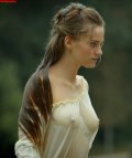 904x768, 66 KB, noemie_scmidt_Versailles_S01E01_1080p_-05.jpg
