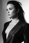 800x768, 86 KB, Demi_Lovato_-_Tell_Me_You_Love_Me_Album_Photoshoot_August_2017.jpg