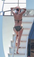 717x768, 69 KB, Jennifer_Connelly_in_a_Bikini_on_a_Boat_in_Ibiza.jpg