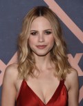 946x768, 82 KB, Halston_Sage_at_Fox_Fall_Premiere_Party_celebration_in_LA-01.jpg