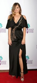 537x768, 47 KB, Debby_Ryan_-_29th_Annual_Palm_Springs_International_Film_Festival_Talking_Pictures_Screenings-01.jpg