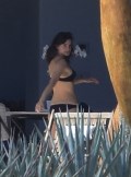 620x768, 63 KB, Emma_Watson_in_a_bikini_on_vacation_in_Mexico-01.jpg