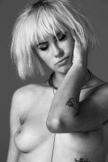 720x768, 71 KB, Ireland_Baldwin_topless_-02.jpg