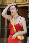 802x768, 74 KB, Bella_Thorne_exiting_a_NYC_Hotel_in_Manhattan-01.jpg