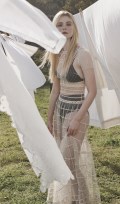 704x768, 92 KB, Elle_Fanning_PORTER_Magazine_Photoshoot_April_2018_-01.jpg
