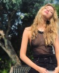 750x768, 105 KB, Stella_Maxwell_fishnet.jpg