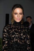 683x768, 74 KB, Kate_Beckinsale_in_a_see_through_dress_Giambattista_Valli_Haute_Couture.jpg