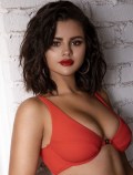903x768, 91 KB, Selena_Gomez_modeling_for_Krahs_swimwear.jpg