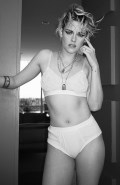 778x768, 69 KB, Kristen_Stewart_Bra_Gucci_briefs_V_Magazine_outtake.jpg