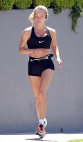 699x768, 53 KB, Sydney_Sweeney_jogging_in_LA.jpg