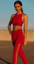 484x768, 43 KB, Victoria_Justice_wearing_leggings_sportswear_for_Fabletics.jpg