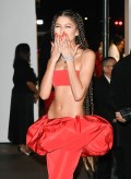 874x768, 71 KB, Zendaya_2021_CFDA_Fashion_Awards_at_The_Grill_Room_in_NY_-01.jpg