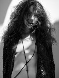901x768, 118 KB, Margaret_Qualley_Document_Journal_magazine_December_2021.jpg