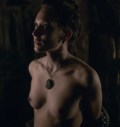 1015x768, 42 KB, Josefin_Asplund_–_Vikings_s04e18_-01.jpg