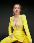 960x768, 74 KB, Sydney_Sweeney_Michelle_Monique_Photoshoot,_September_2022.jpg