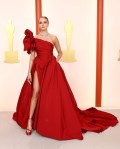 963x768, 65 KB, Cara_Delevingne_at_96th_Annual_Academy_Awards_in_Los_Angele_1.jpg