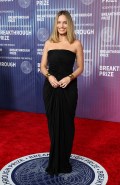 775x768, 102 KB, Margot_Robbie_attending_the_Tenth_Breakthrough_Prize_Ceremony_in_Los_Angeles_1.jpg