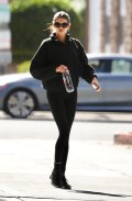 784x768, 54 KB, Kaia_Gerber_spotted_out_in_Los_Angeles_11-28-2025_1.jpg