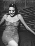 1000x768, 96 KB, angelina_jolie_photo_shoot_by_Matt_Gunther_1a.jpg