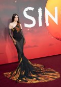 847x768, 77 KB, Hailee_Steinfeld_Attending_Sinners_premiere_in_London_1.jpg