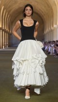 685x768, 65 KB, Deva_Cassel_at_Jacquemus_Menswear_Spring-Summer_Paris_Fashion_Week_06-29-2025_1.jpg