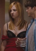 Abby Elliott in No Strings Attached