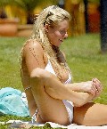 Abi Titmuss in Getting sun tan