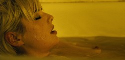 Agyness Deyn nude in Pusher