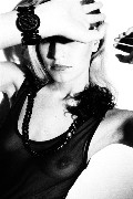 Alice Dellal  in Muncha Ad