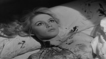 Brigitte Bardot nude in En cas de malheur