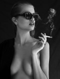 Daphne Groeneveld nude in photo shoot